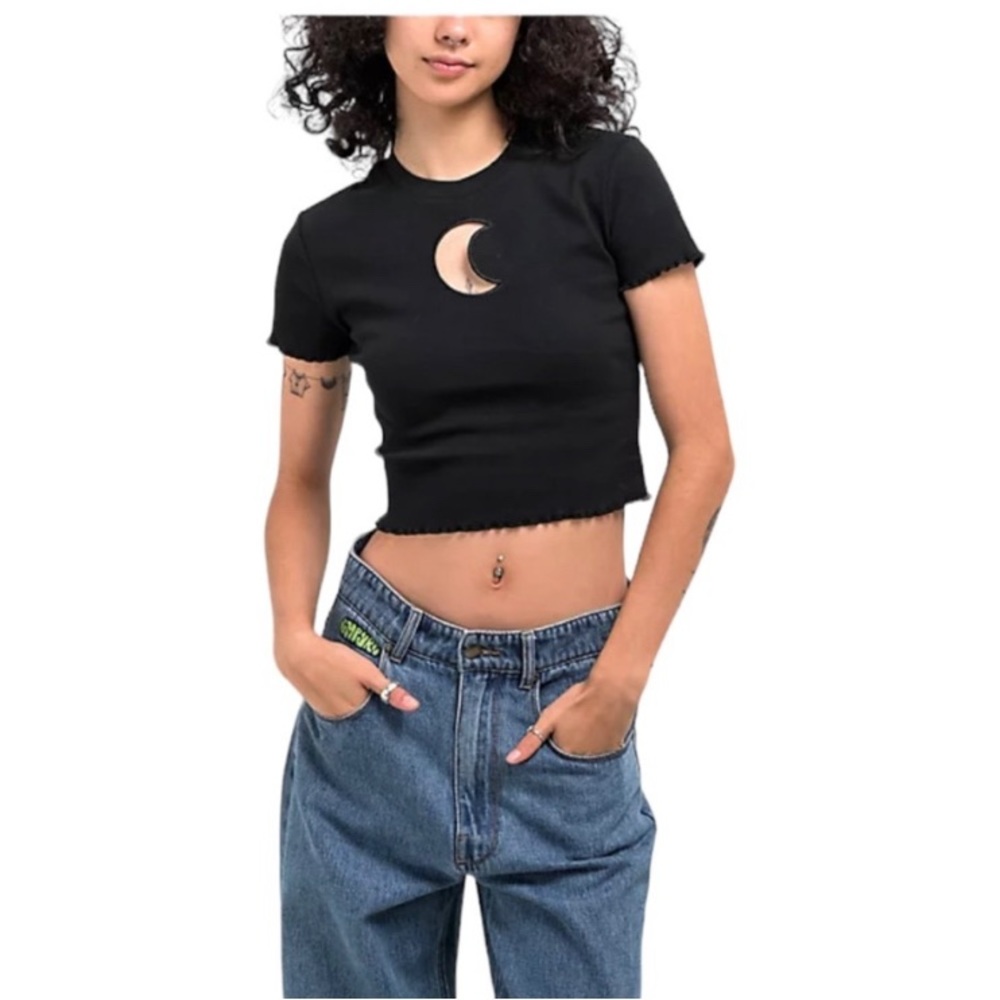 A-Lab Katrina Moon Cutout Black Crop Top in black (E1)